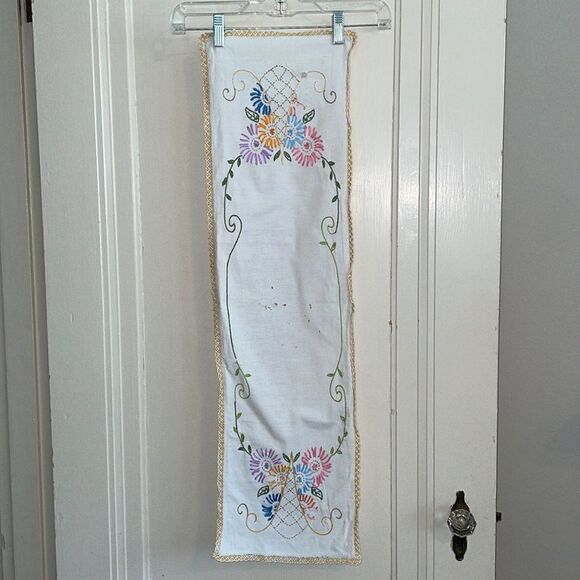 Vintage Other - Vintage table runner with floral embroidery & crochet edges